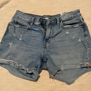 Old Navy ‘Mom Jean’ Shorts - Size 4
